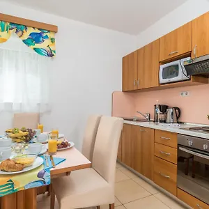 Apartament Villas, Kampor